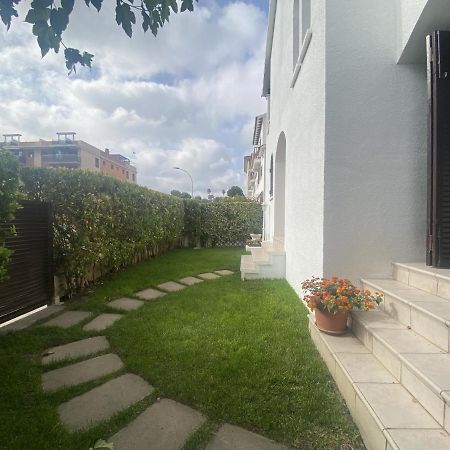R17 Casa Merce Rodoreda Calafell Bagian luar foto