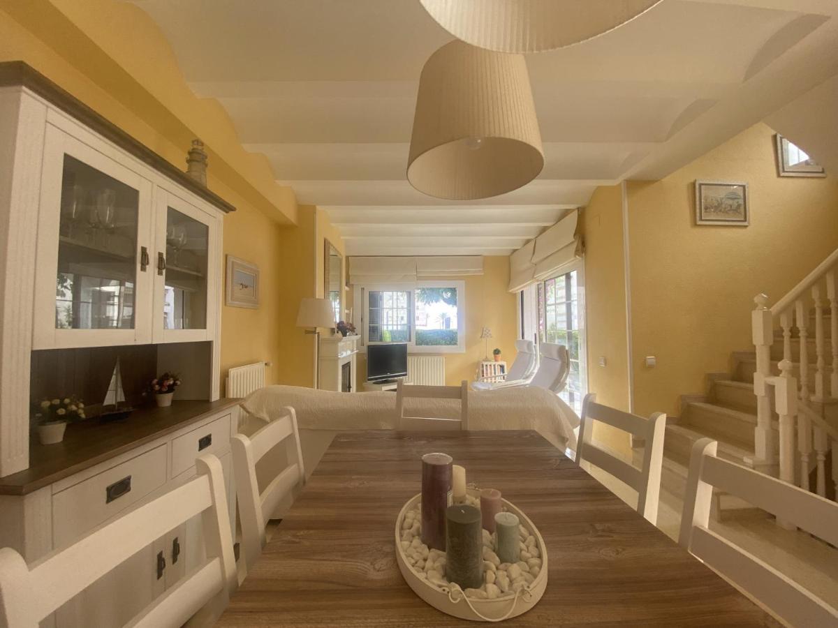 R17 Casa Merce Rodoreda Calafell Bagian luar foto