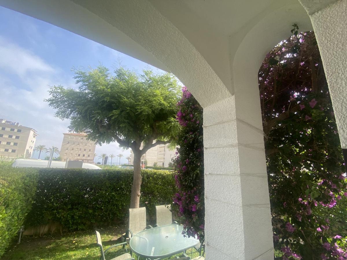 R17 Casa Merce Rodoreda Calafell Bagian luar foto
