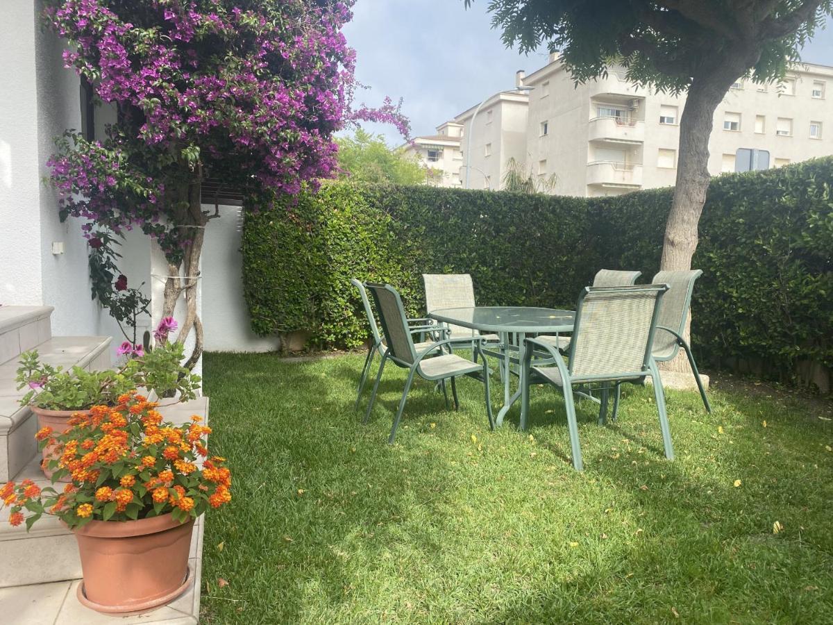 R17 Casa Merce Rodoreda Calafell Bagian luar foto