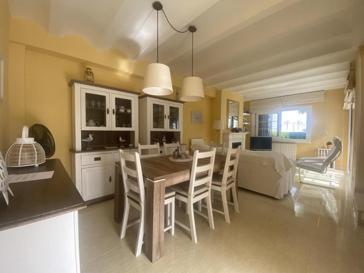 R17 Casa Merce Rodoreda Calafell Bagian luar foto